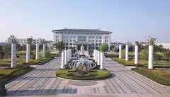 杨艺石材雕镂：方寸之间，匠心独运的艺术传奇
